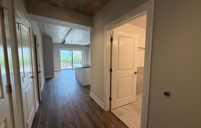 1 bed, 1 bath, 681 sqft, $2,700, Unit 952-708