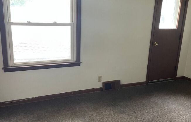 Newly Renovated 3-Bedroom Upper Flat Near Washington Park, Available NOW!