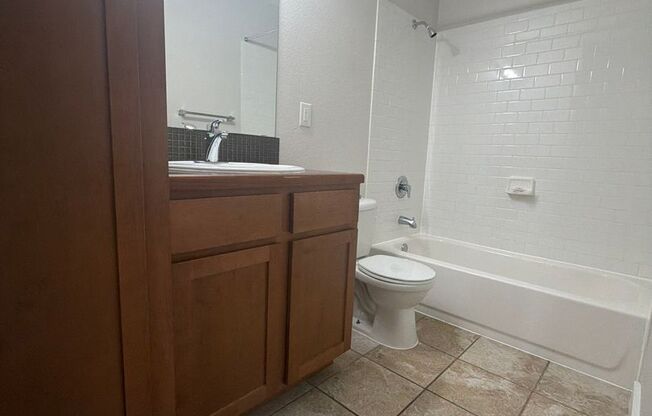 1 bed, 1 bath, 700 sqft, $1,254, Unit OCR-243