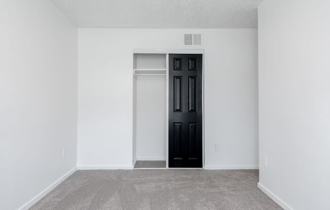 3 beds, 1 bath, $1,000, Unit MHH-58B