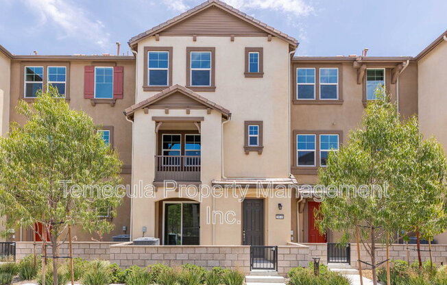 28048 OAKDALE DR