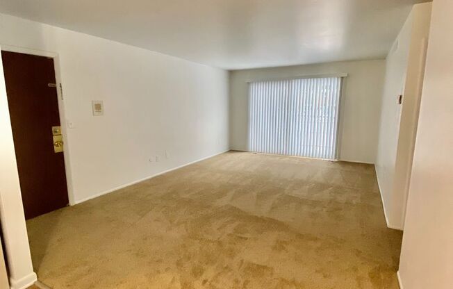 2 beds, 1 bath, 850 sqft, $1,295, Unit 901