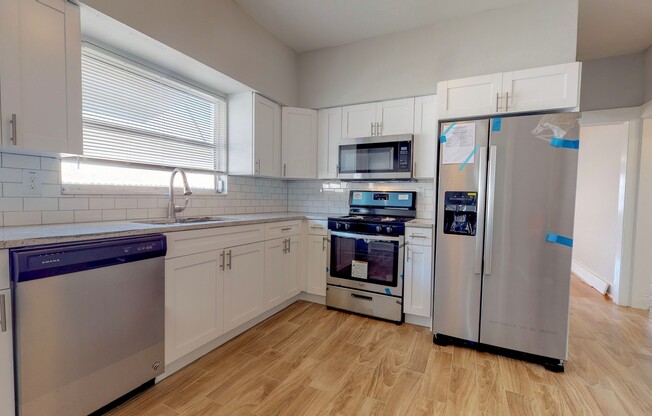 Adorable 3 bedroom / 2 bathroom Home for Rent!!