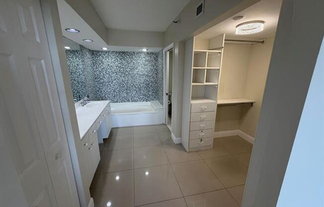 2 beds, 2 baths, $3,500, Unit # 2303