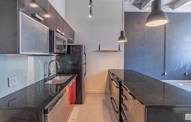 1 bed, 1 bath, $2,200, Unit #16