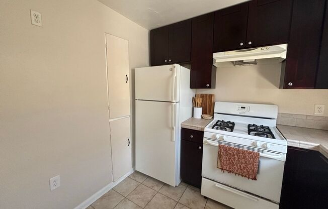 4172-4176 CHEROKEE AVENUE