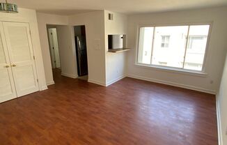 2bd/1ba garden apartment; 706 sq.ft. $1300 plus util