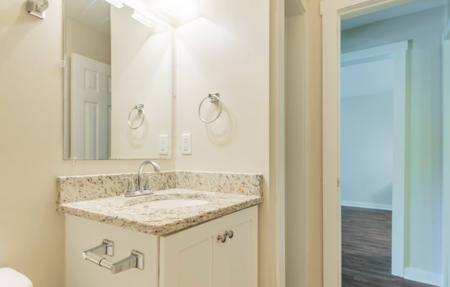 2 beds, 1 bath, 800 sqft, $1,500, Unit A-6