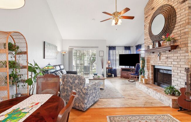 2 BEDROOM, 2 BATHROOM TOWNHOUSE IN JEFFERSON