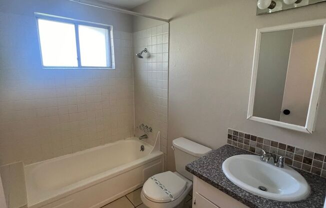 2 beds, 1 bath, $1,450, Unit 3611