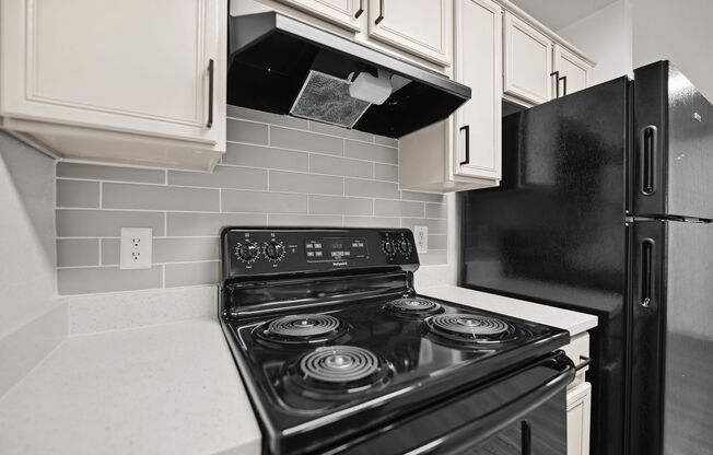 2 beds, 2 baths, $1,425, Unit 1208