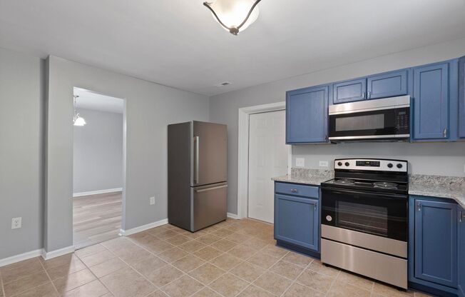 3 beds, 1 bath, $1,595