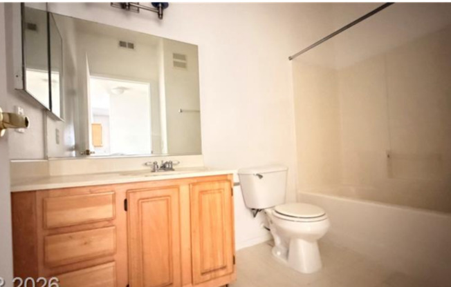 2 beds, 2 baths, $1,310, Unit UNIT 2046