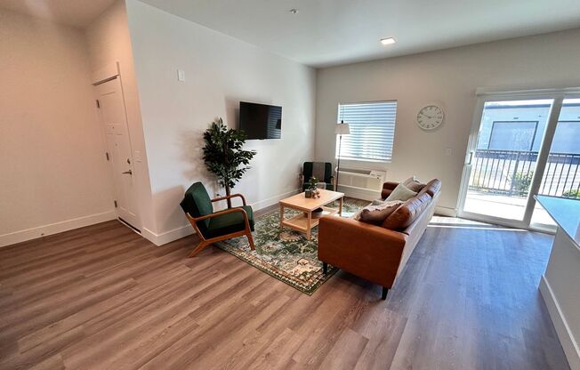 2 beds, 2 baths, 900 sqft, $1,850, Unit 111 (STR)