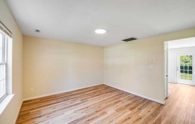 Colonial Village Gem – Cozy 2-Bedroom Duplex Minutes from South Park!