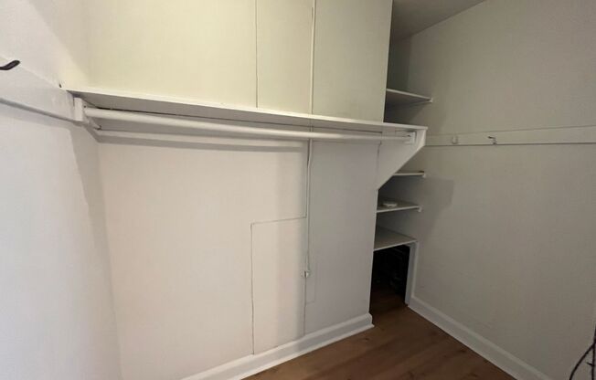 Studio, 1 bath, $825, Unit 209