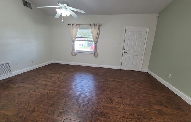 2 beds, 1 bath, $2,100