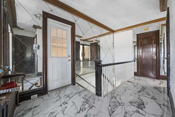 105 5 DITMARS BLVD