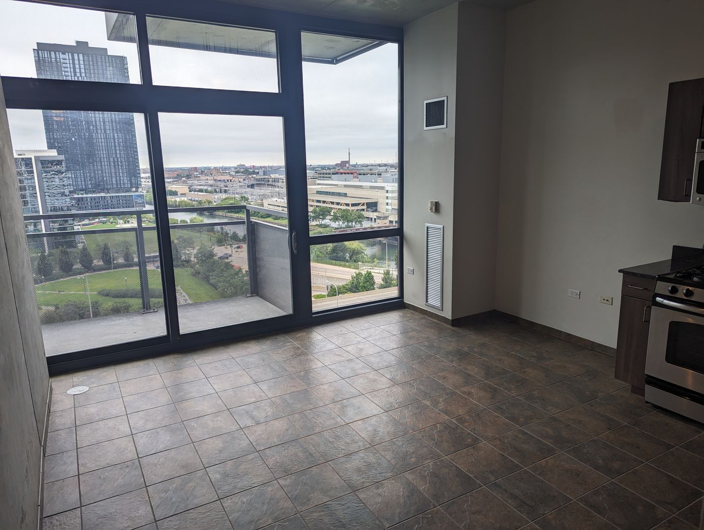 Loft Style 1 Bed, 1 Bath with Balcony and City Views