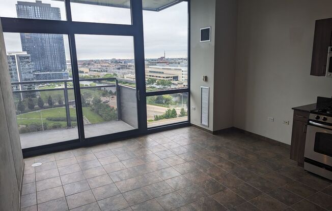 Loft Style 1 Bed, 1 Bath with Balcony and City Views