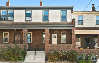 GREAT RENOVATED LAWRENCEVILLE 2 BEDROOM WITH PERFECT LOCATION!