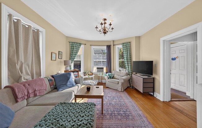 319 HIGHLAND AVE