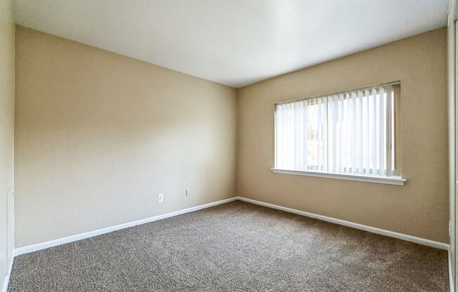 2 beds, 2 baths, 999 sqft, $2,105, Unit I33