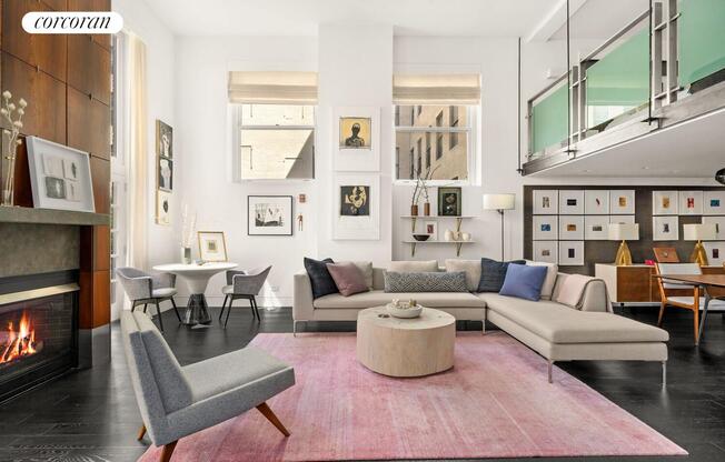 121 W 20 ST