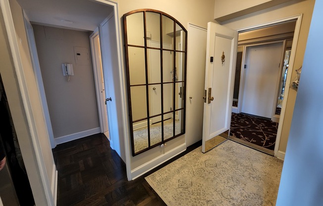 1 bed, 1 bath, 986 sqft, $9,500, Unit 16C