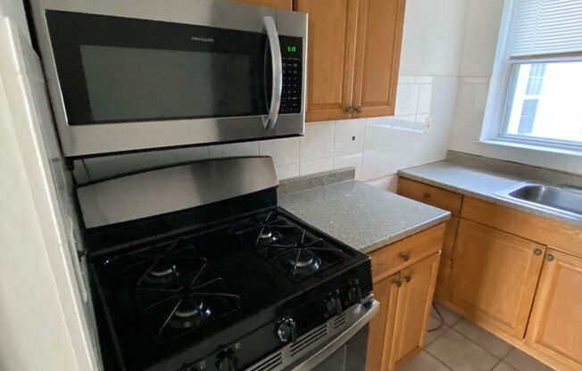 3 beds, 1 bath, 1,500 sqft, $1,800, Unit #2