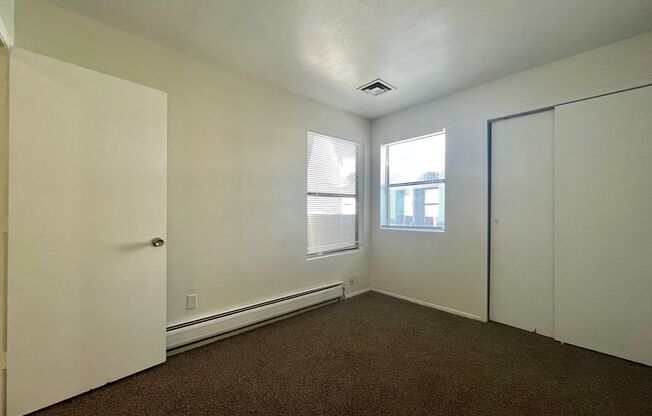 2 beds, 1 bath, 790 sqft, $915, Unit I216