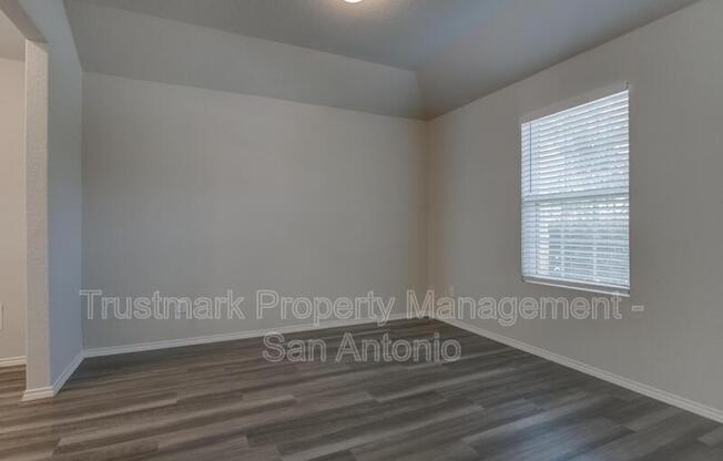 242 HOLLAND PARK
