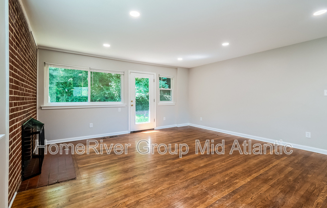 206 WAYNE AVE