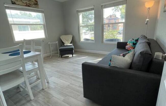 2beds/1 bath for rent - 3711 1st ave S, St Petersburg FL 33711 UNIT A