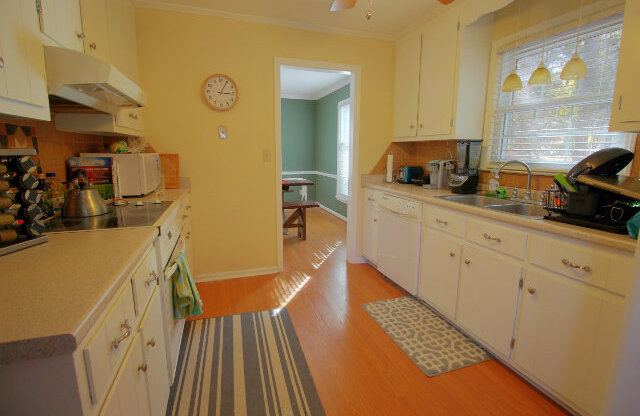 Fantastic 3 bedroom home with large fenced yard in SE Durham!