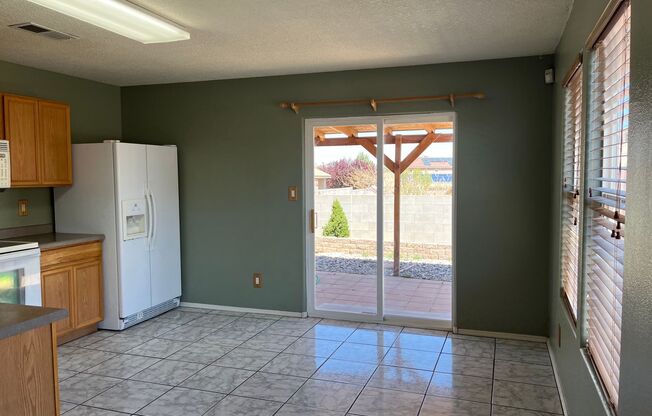Cozy 3 Bedroom 2 Bathroom Home In The NW!