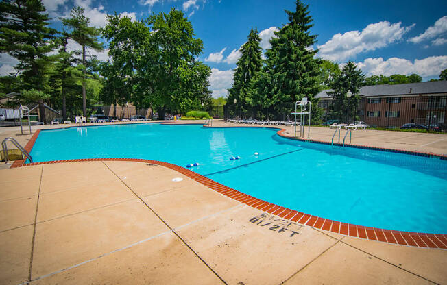 Maplewood Villas Apartments Pool 16