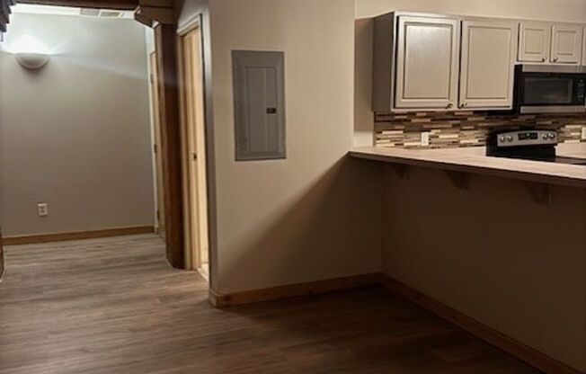 1 bed, 1 bath, 705 sqft, $1,299, Unit 343