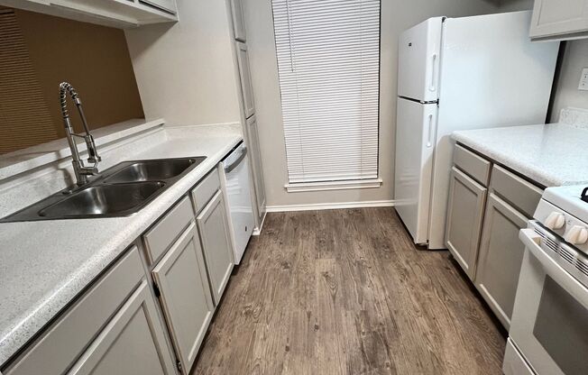 Newly Renovated Duplex - Northwest San Antonio