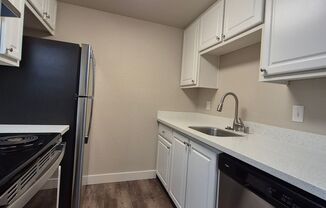 2 beds, 1 bath, $1,900, Unit 9