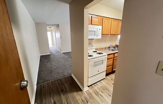 2 beds, 1 bath, 900 sqft, $940, Unit 58