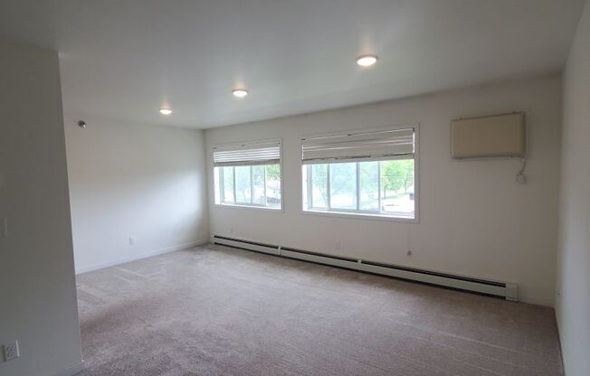 Studio, 1 bath, 653 sqft, $850, Unit 306