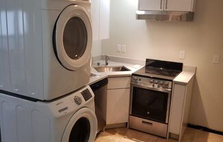 2 beds, 1 bath, 750 sqft, $1,900, Unit Unit 6
