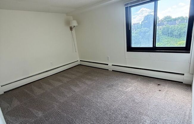 2 beds, 1 bath, 710 sqft, $1,450, Unit # 704