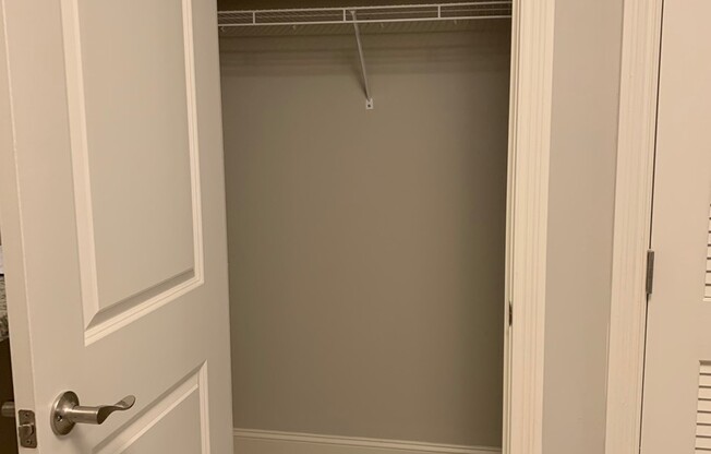 1 bed, 1 bath, 848 sqft, $775, Unit 35