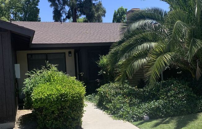 7608 N Laurelglen Blvd