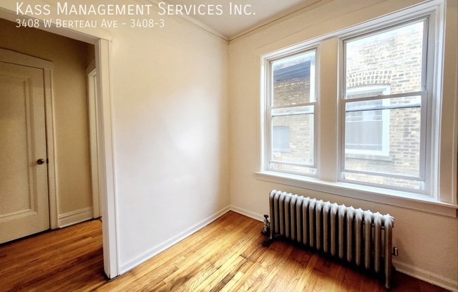 3408 W BERTEAU AVE