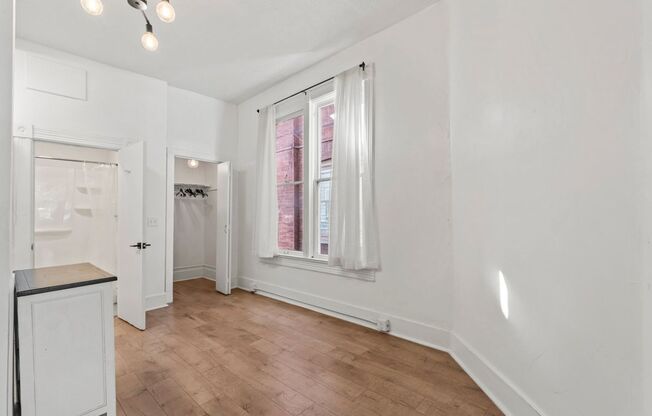 Studio, 1 bath, $999, Unit 726-01