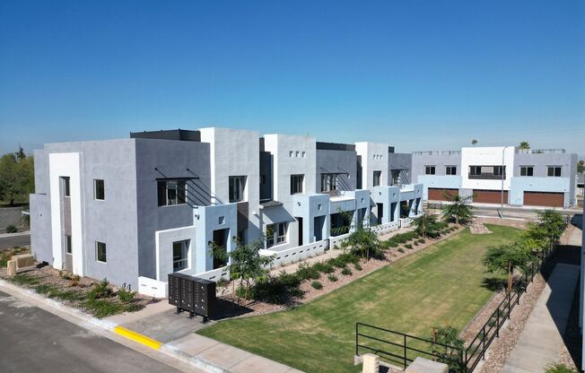3 beds, 2.5 baths, $2,195, Unit # 22