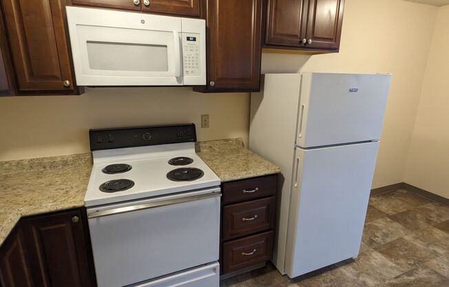 2 beds, 1 bath, 717 sqft, $1,375, Unit 19